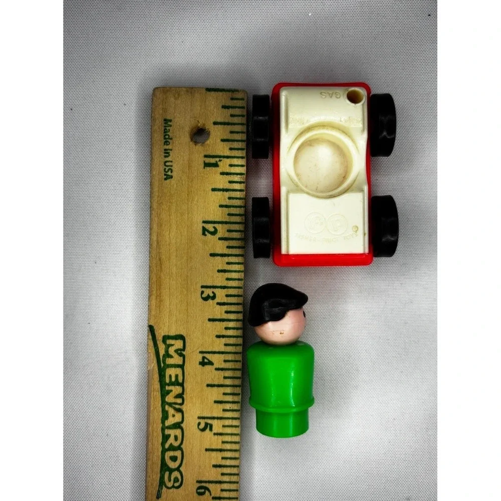 Fisher Price  Little People Little Mart Car Wash Gas Station 1998-Cars & People